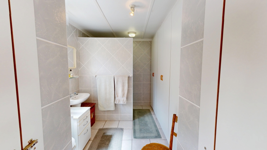 3 Bedroom Property for Sale in Palmiet Western Cape